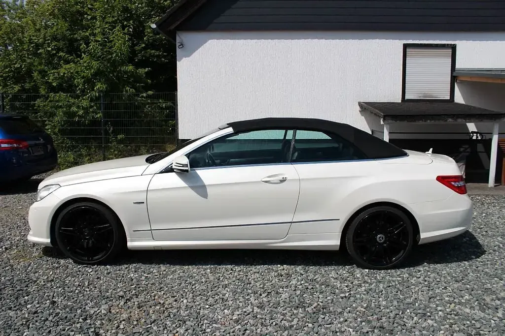 Gebraucht Mercedes E350 AMG 306 PS (225 kW) 2011 Weiß Cabrio