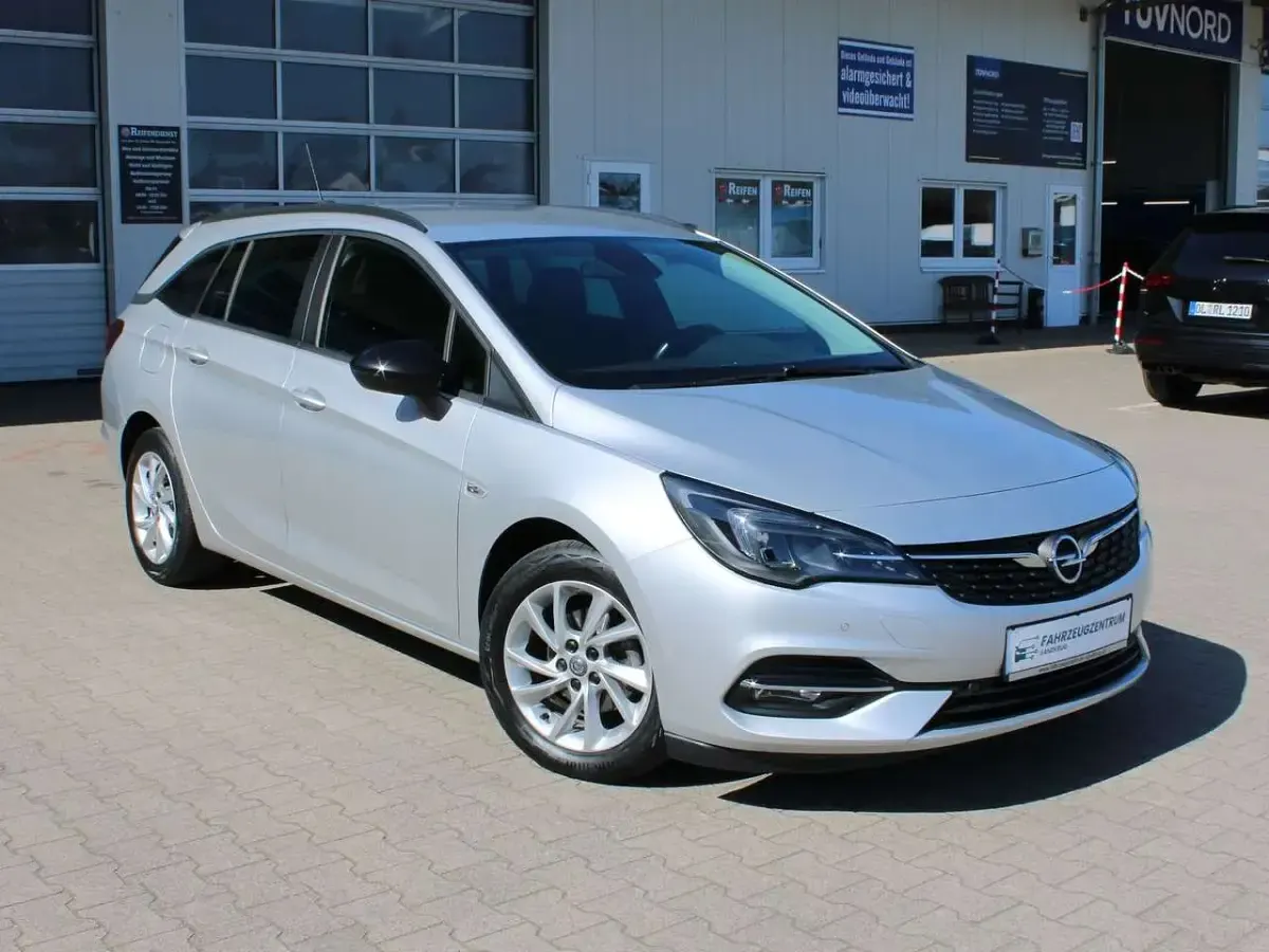 Gebraucht Opel Astra Edition 122 PS (89 kW) 2021 Argonsilber metallic Kombi
