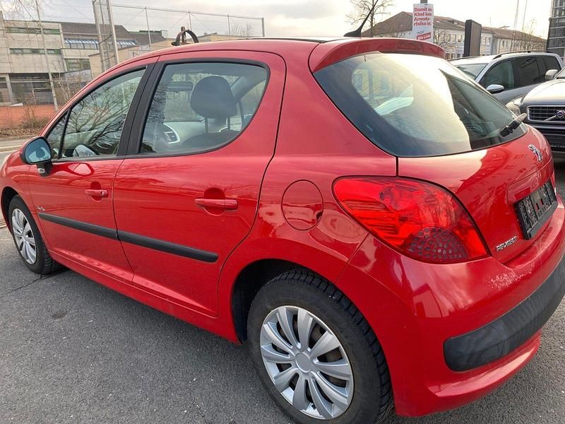 Gebraucht Peugeot 207 Urban Move 95 PS (69 kW) 2009 Rot Kleinwagen