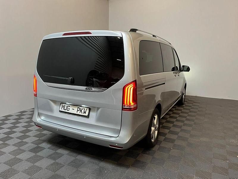 Gebraucht Mercedes V220 Edition 164 PS (120 kW) 2014 Silber Van / Kleinbus