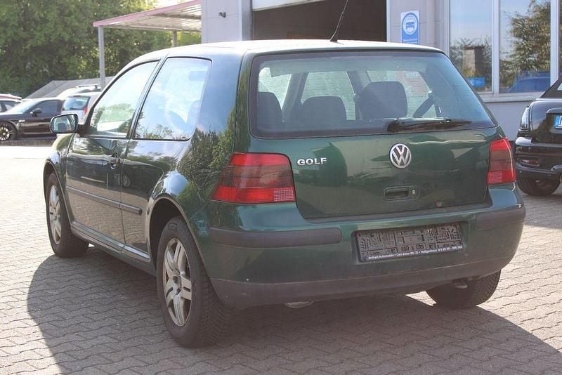 Używany VW Golf IV 75 KM (55 kW) 2002 Zielony Sedan/Limuzyna