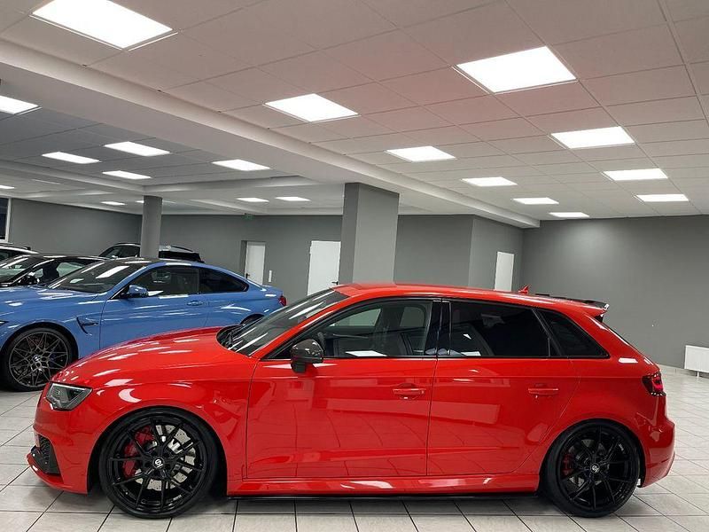 Gebraucht Audi RS3 Ambiente 367 PS (269 kW) 2015 Rot Limousine