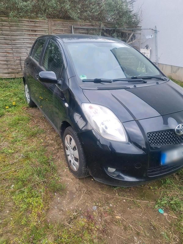 Gebraucht Toyota Yaris 69 PS (50 kW) 2008 Schwarz Kleinwagen