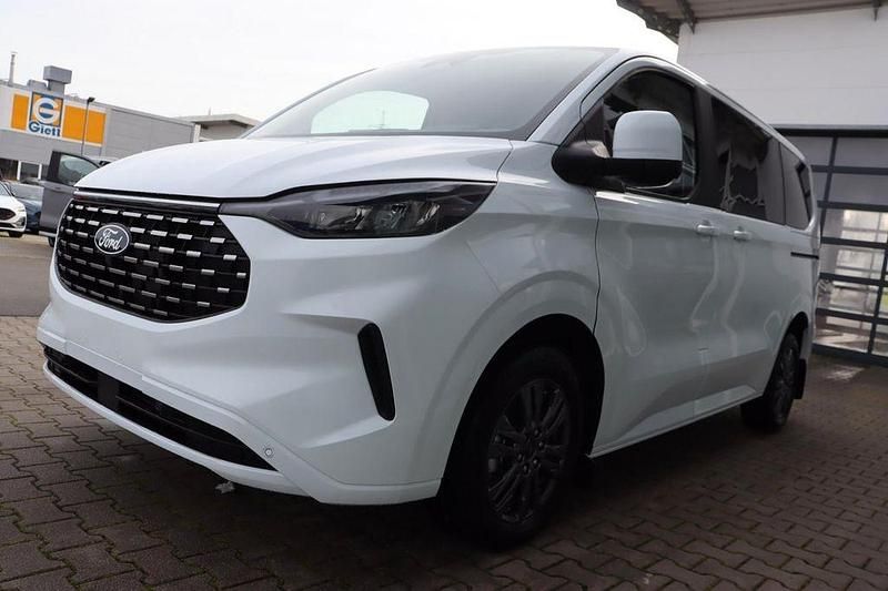 Neu Ford Tourneo Titanium 170 PS (125 kW) 2025 Frozen white Van / Kleinbus