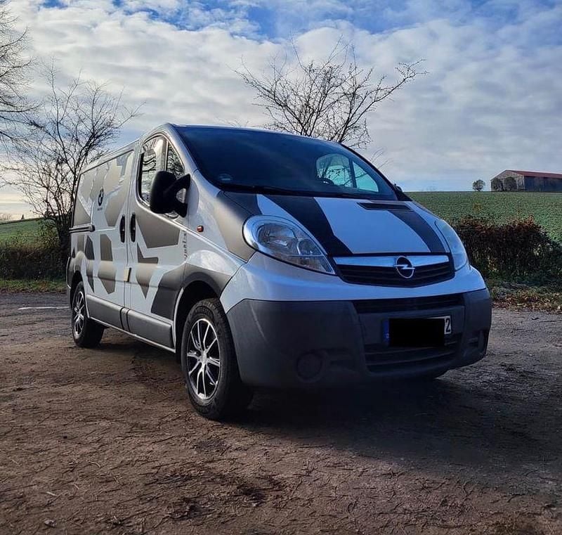 Weiß Gebraucht 2013 Opel Vivaro Van | 6.999 € (Fairer Preis) - Bild 1/4