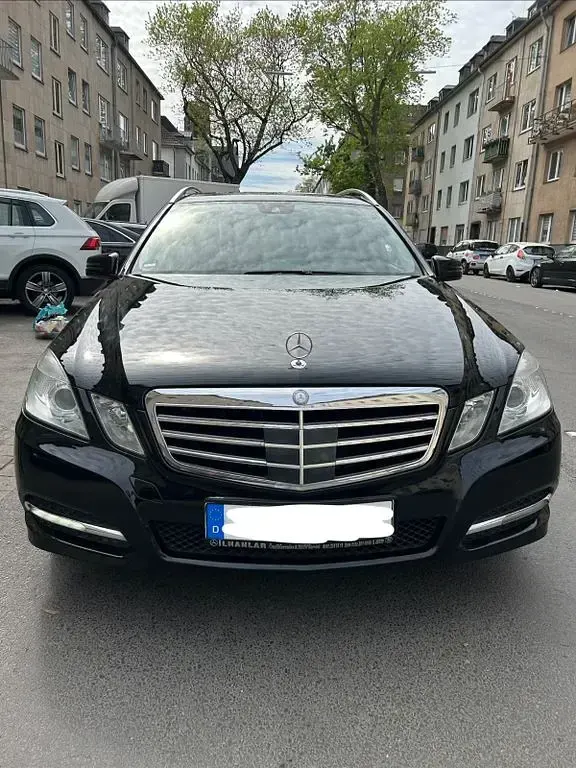 Gebraucht Mercedes 250 204 PS (150 kW) 2011 Schwarz Limousine