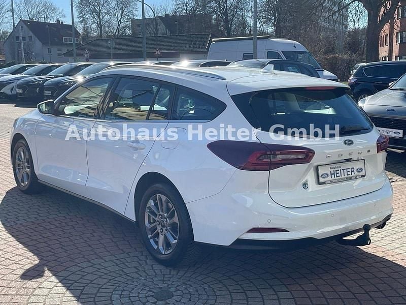 Gebraucht Ford Focus Titanium 125 PS (91 kW) 2023 Weiß Kombi