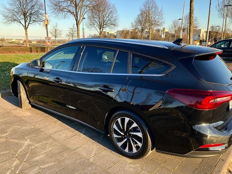 Gebraucht Ford Focus Titanium X 125 PS (91 kW) 2025 Schwarz Kombi
