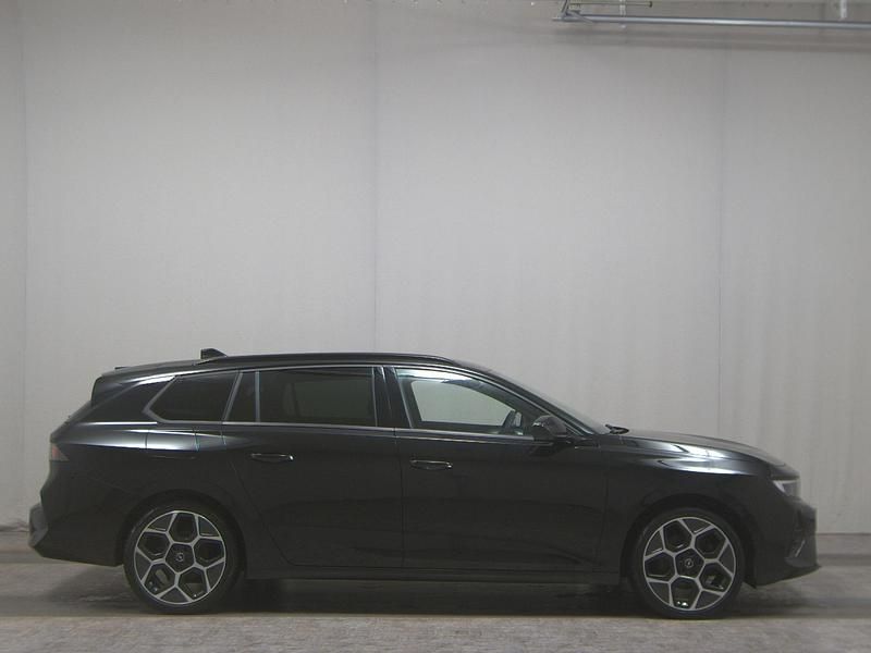 Second-hand Opel Astra Ultimate 131 CP (96 kW) 2024 Negru Break