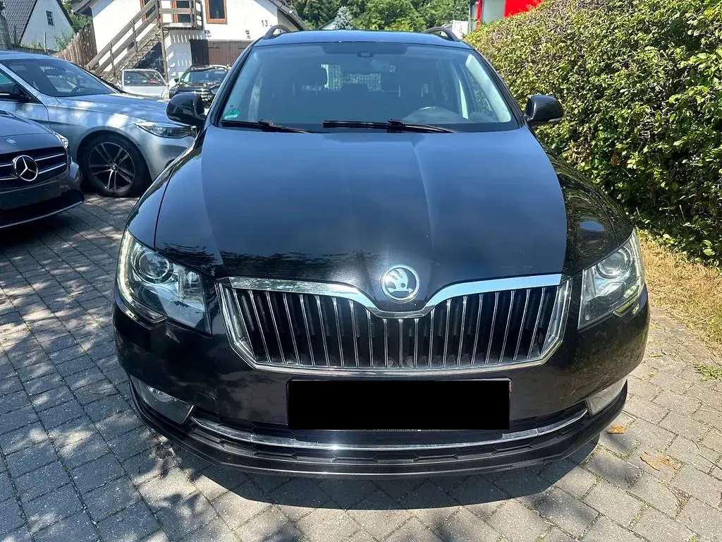Gebraucht Skoda Superb Exclusive 170 PS (125 kW) 2015 Schwarz Kombi