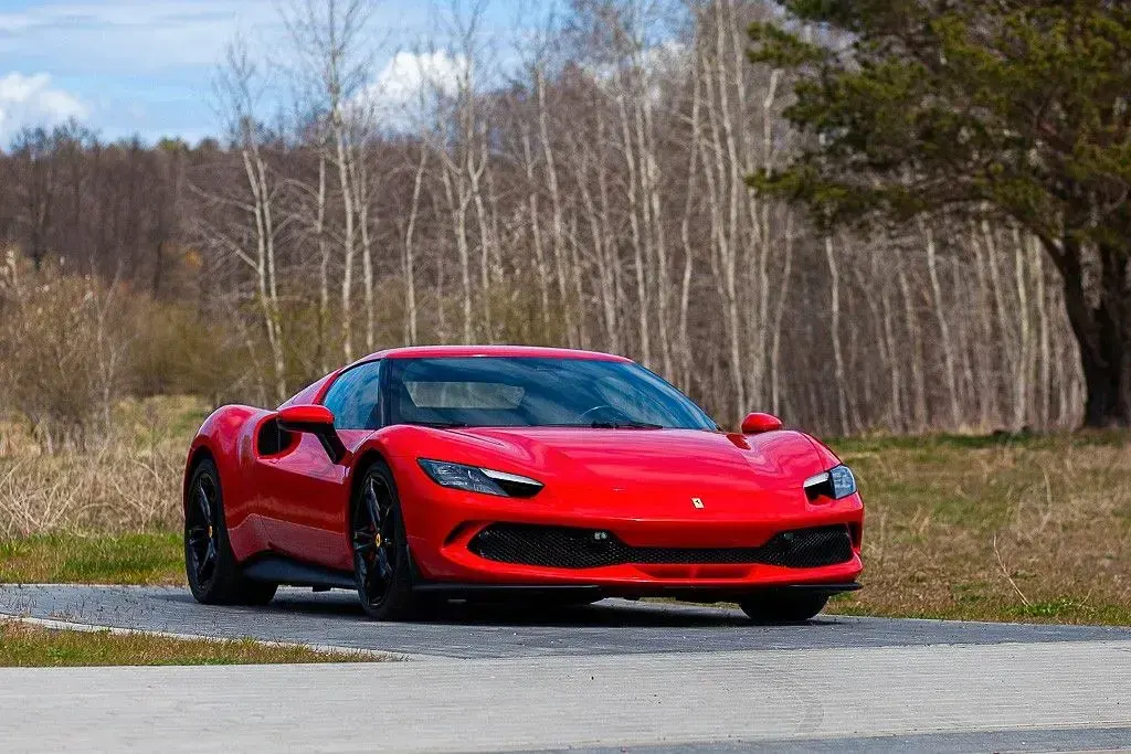 Gebraucht Ferrari 296 829 PS (609 kW) 2024 Rot