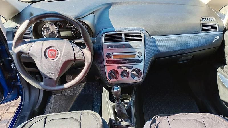 Gebraucht Fiat Punto Dynamic 77 PS (56 kW) 2009 Blau Kleinwagen