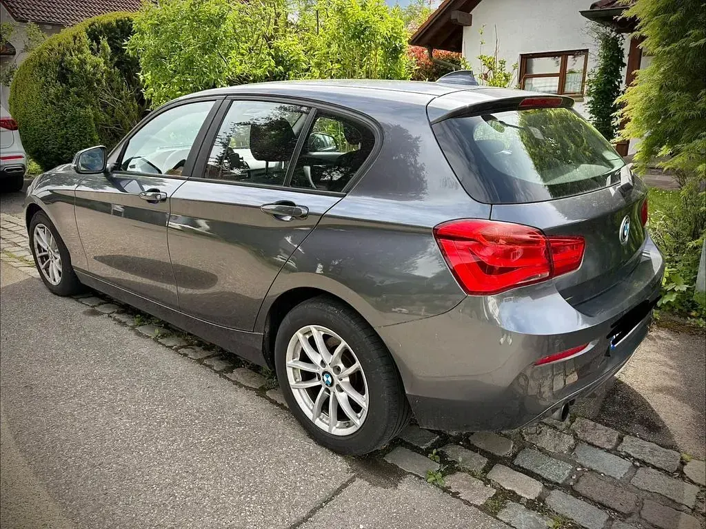 Gebraucht BMW 116 109 PS (80 kW) 2017 Grau Kleinwagen