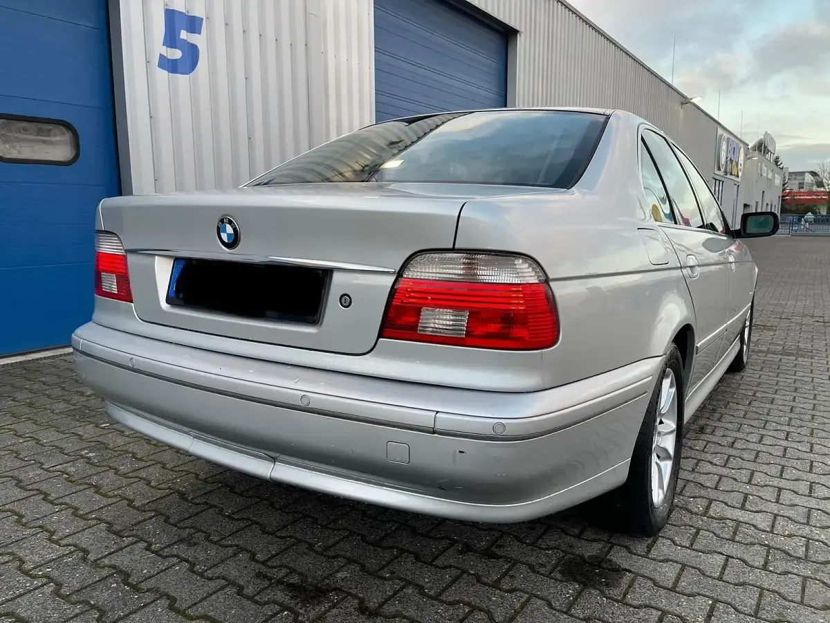 Gebraucht BMW 525 192 PS (141 kW) 2002 Silber Limousine