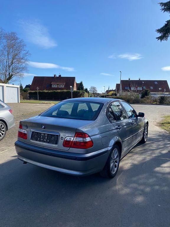 Gebraucht BMW 320 150 PS (110 kW) 2004 Grau Limousine