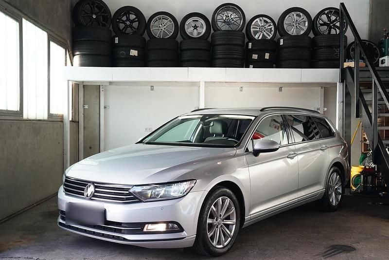 Gebraucht VW Passat 150 PS (110 kW) 2019 Silber Kombi