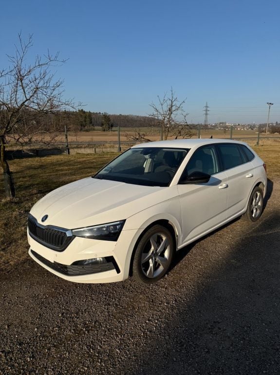Gebraucht Skoda Scala Style 116 PS (85 kW) 2019 Weiß Kleinwagen
