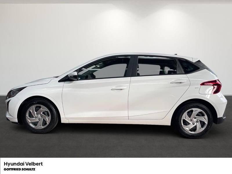 Gebraucht Hyundai i20 Select 79 PS (58 kW) 2025 Atlas white / sol Kleinwagen