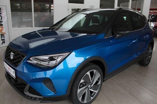 Blau Gebraucht 2024 Seat Arona FR SUV | 26.990 € (Teuer) - Bild 1/4
