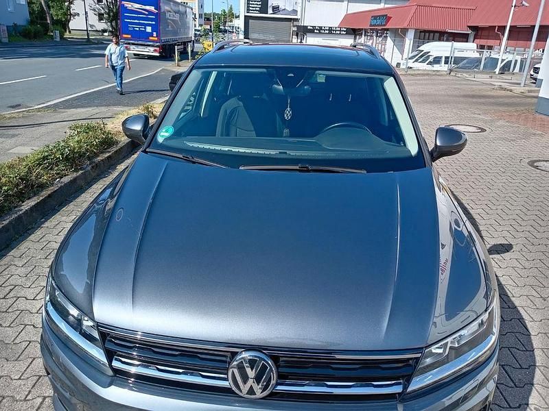 Gebraucht VW Tiguan Sound 150 PS (110 kW) 2018 Grau SUV