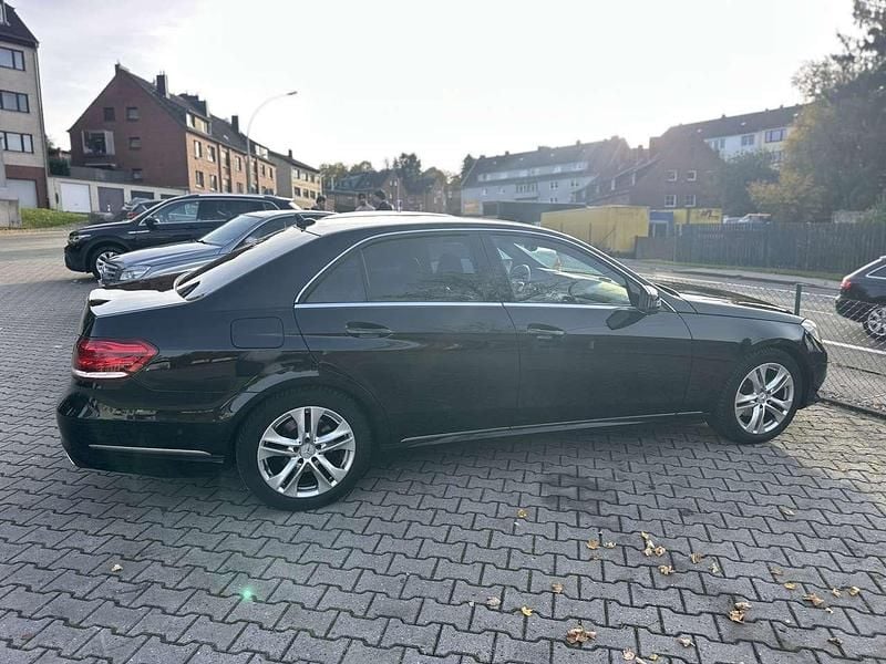 Gebraucht Mercedes E200 136 PS (100 kW) 2013 Schwarz Limousine