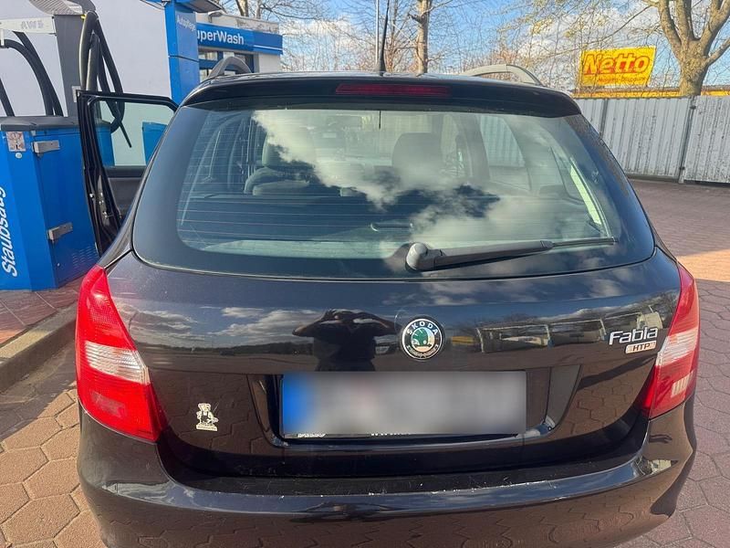 Gebraucht Skoda Fabia 60 PS (44 kW) 2010 Schwarz Limousine