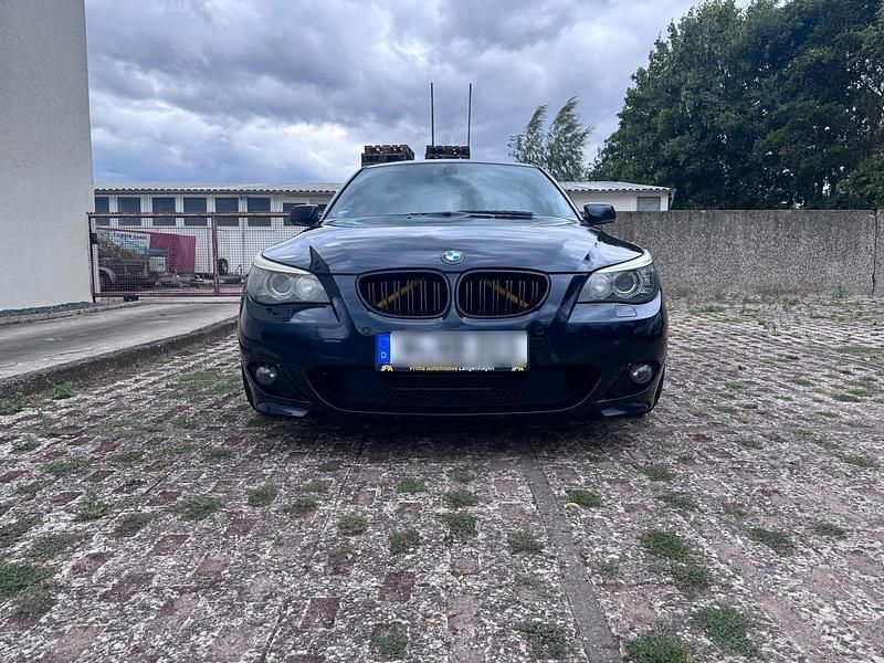 Schwarz Gebraucht 2009 BMW 530 M Sport Limousine | 9.900 € (Etwas zu teuer) - Bild 1/4