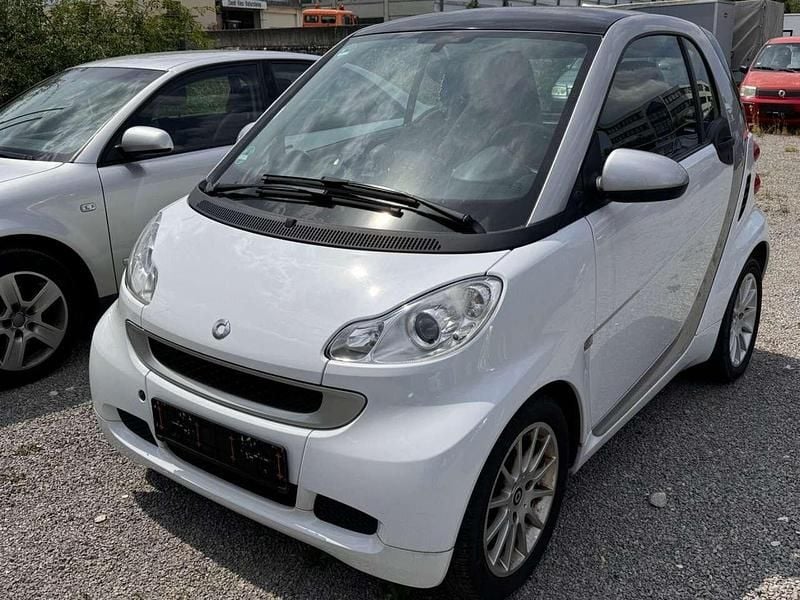 Weiß Gebraucht 2011 Smart ForTwo Coupé Coupé | 3.599 € (Fairer Preis) - Bild 1/4