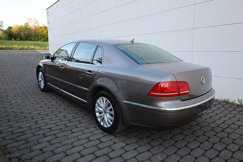 Second-hand VW Phaeton 239 CP (175 kW) 2010 Gri Berlinǎ