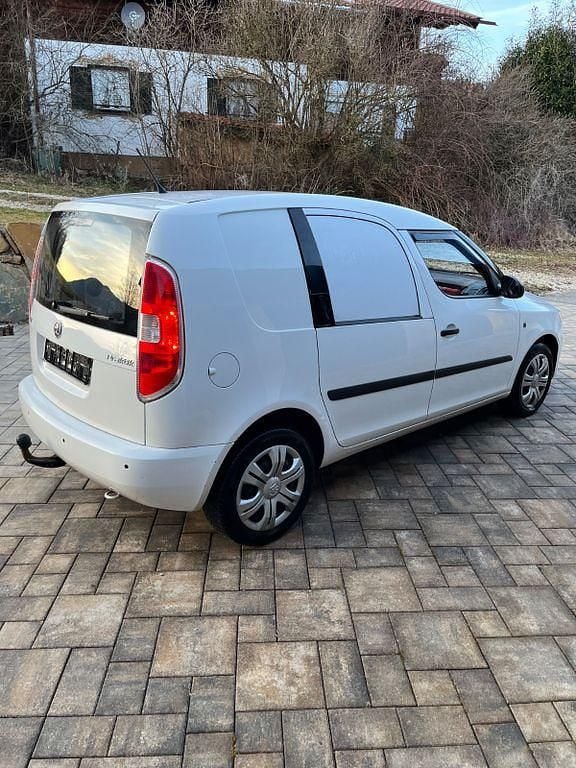 Gebraucht Skoda Roomster 90 PS (66 kW) 2014 Weiß Van / Kleinbus
