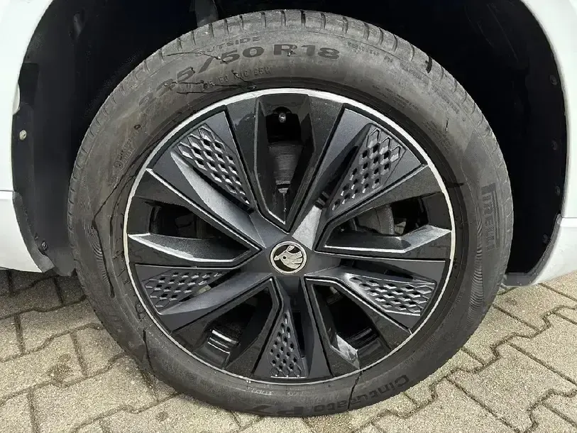 Gebraucht Skoda Karoq SportLine 150 PS (110 kW) 2024 Weiss SUV