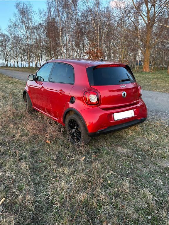 Second-hand Smart ForFour Passion 71 CP (52 kW) 2017 Roșu Hatchback