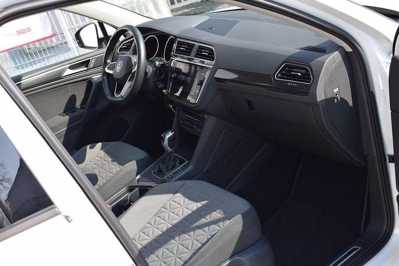 Gebraucht VW Tiguan Life 150 PS (110 kW) 2023 Pure white SUV