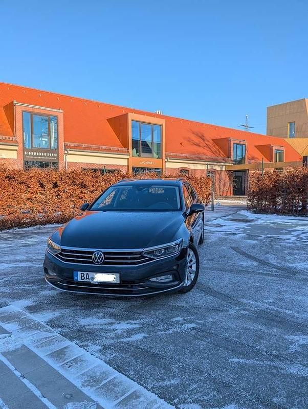 Gebraucht VW Passat Elegance 150 PS (110 kW) 2021 Grau Kombi