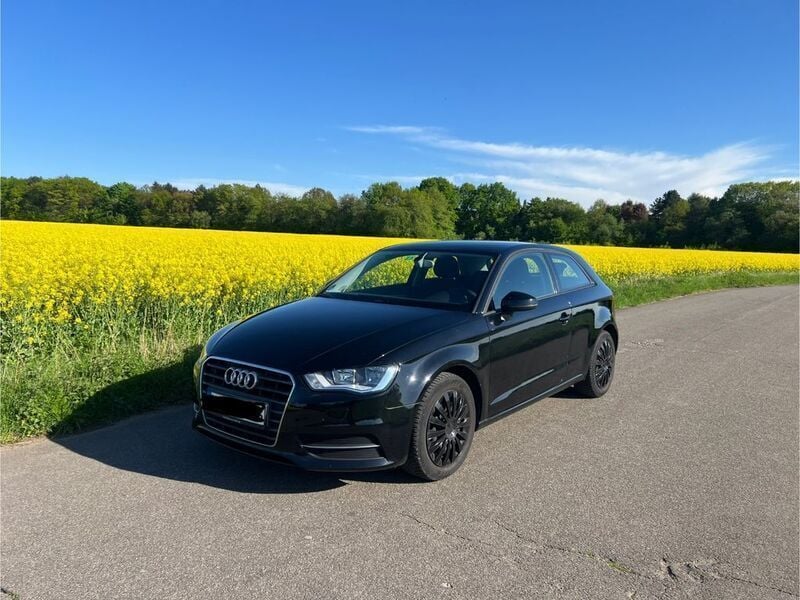 Schwarz Gebraucht 2013 Audi A3 Comfort Limousine | 8.500 € (Guter Preis) - Bild 1/4