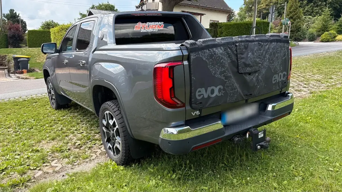 Gebraucht VW Amarok Aventura 241 PS (177 kW) 2023 Grau Pickup
