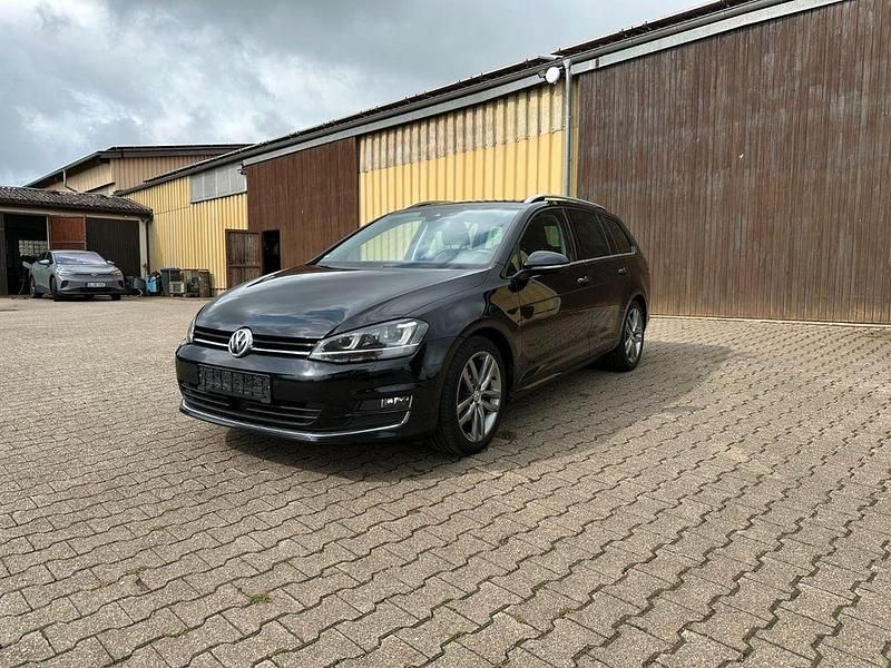 Schwarz Gebraucht 2016 VW Golf VII Highline Kombi | 11.950 € (Guter Preis) - Bild 1/4