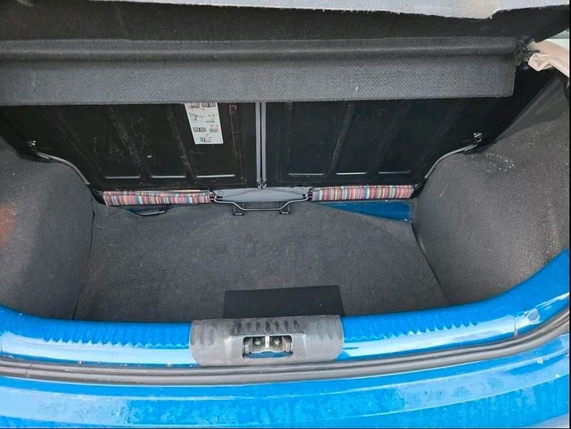 Second-hand VW Fox 54 CP (39 kW) 2005 Albastru Hatchback