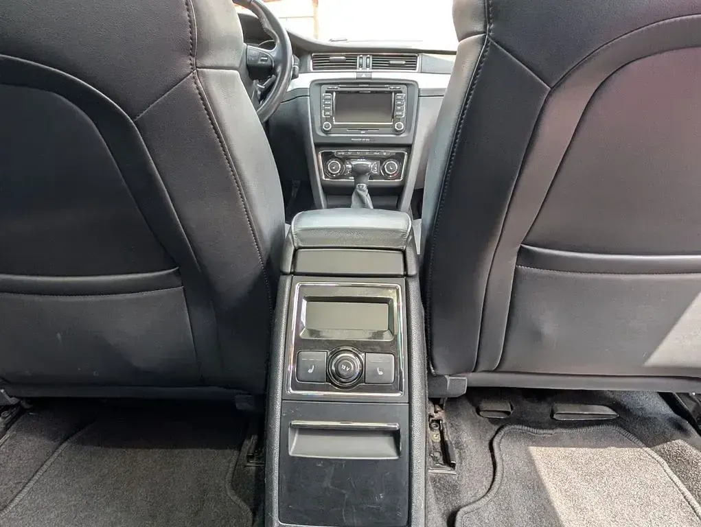 Gebraucht Skoda Superb 170 PS (125 kW) 2013 Schwarz Limousine