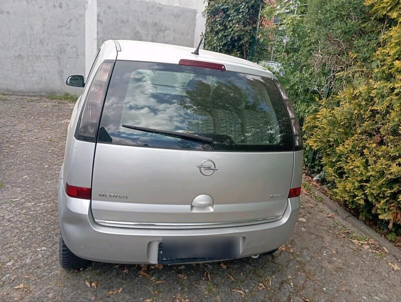 Silber Gebraucht 2008 Opel Meriva Van / Kleinbus | 1.750 € (Fairer Preis) - Bild 1/4