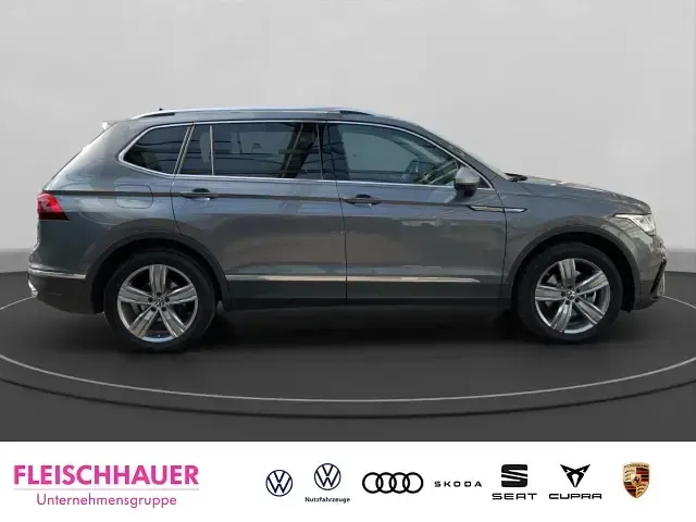 Gebraucht VW Tiguan Allspace Elegance 200 PS (147 kW) 2024 Grau SUV
