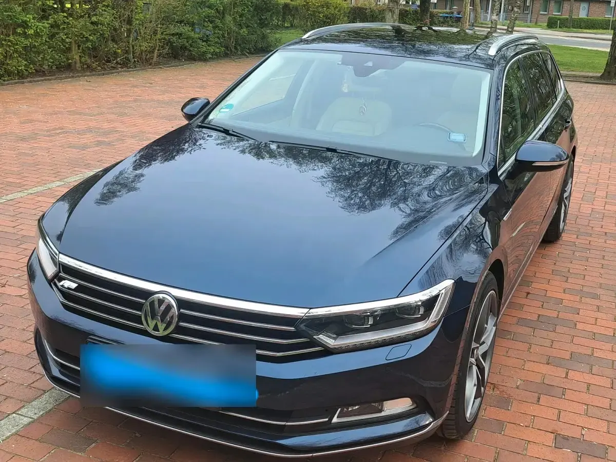Second-hand VW Passat Highline 190 CP (139 kW) 2017 Albastru Break