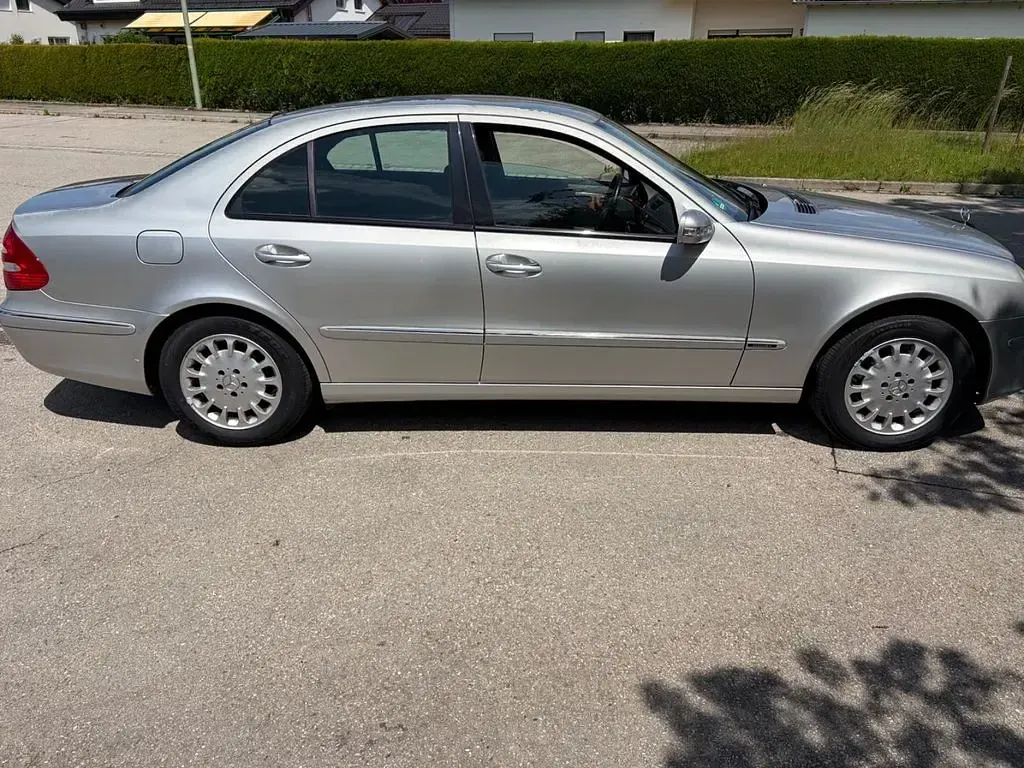 Gebraucht Mercedes E320 Elegance 224 PS (164 kW) 2005 Silber Limousine