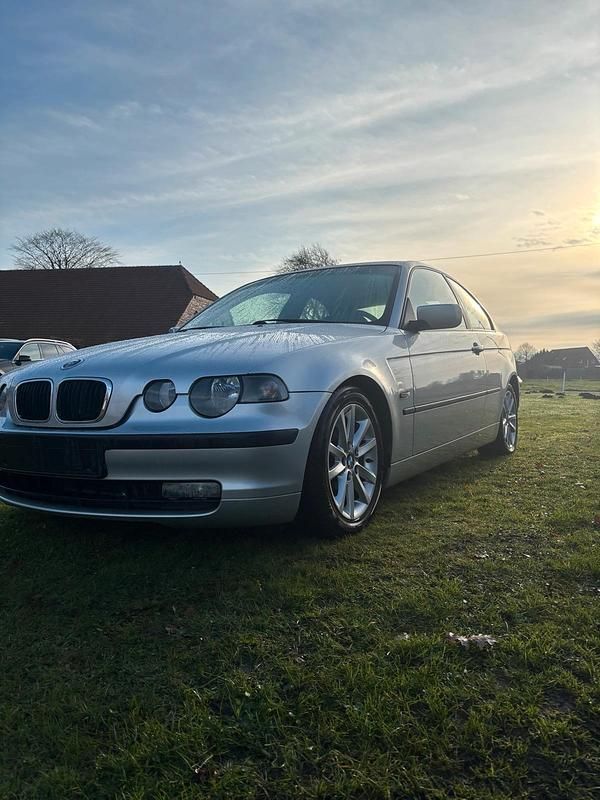 Gebraucht BMW 316 116 PS (85 kW) 2002 Grau Coupé