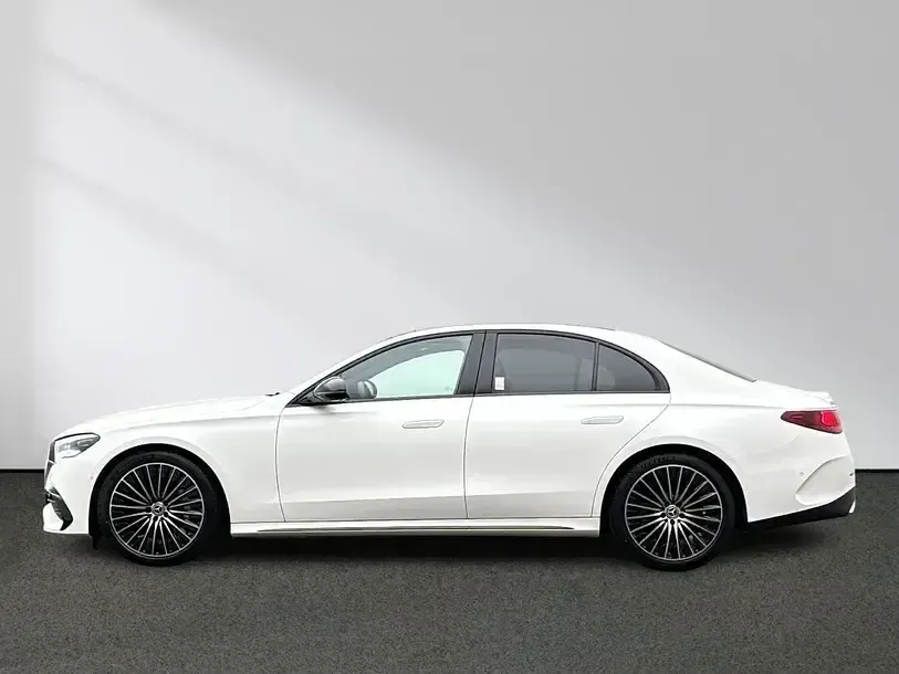 Gebraucht Mercedes E220 AMG 197 PS (144 kW) 2025 Unilack polarweiß Limousine