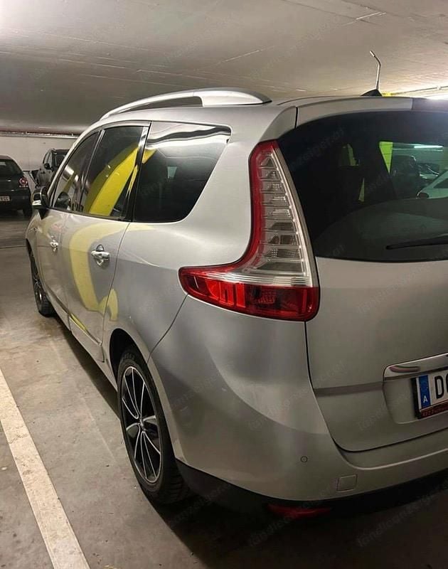Gebraucht Renault Grand Scénic III 131 PS (96 kW) 2014 Silber Van / Kleinbus