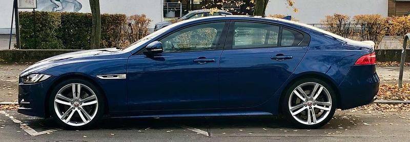 Blau Gebraucht 2015 Jaguar XE R-Sport Limousine | 19.499 € (Fairer Preis) - Bild 1/4