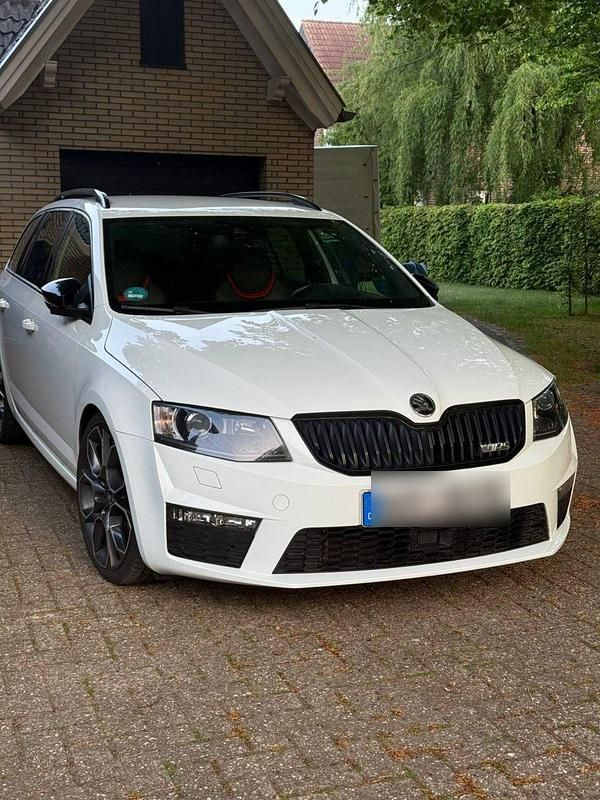 Andere farben Gebraucht 2016 Skoda Octavia RS Kombi | 12.900 € (Fairer Preis) - Bild 1/4