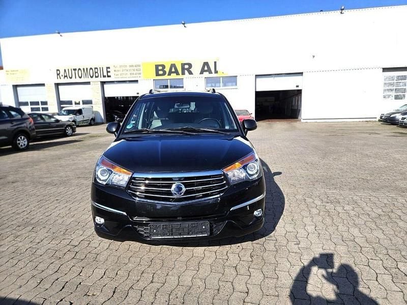 Gebraucht Ssangyong (KGM) Rodius 178 PS (130 kW) 2017 Schwarz Van / Kleinbus