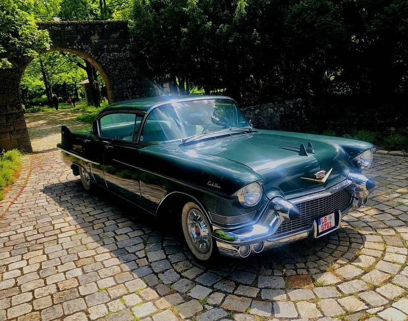 Grün Gebraucht 1957 Cadillac Serie 62 Limousine | 26.900 € - Bild 1/2